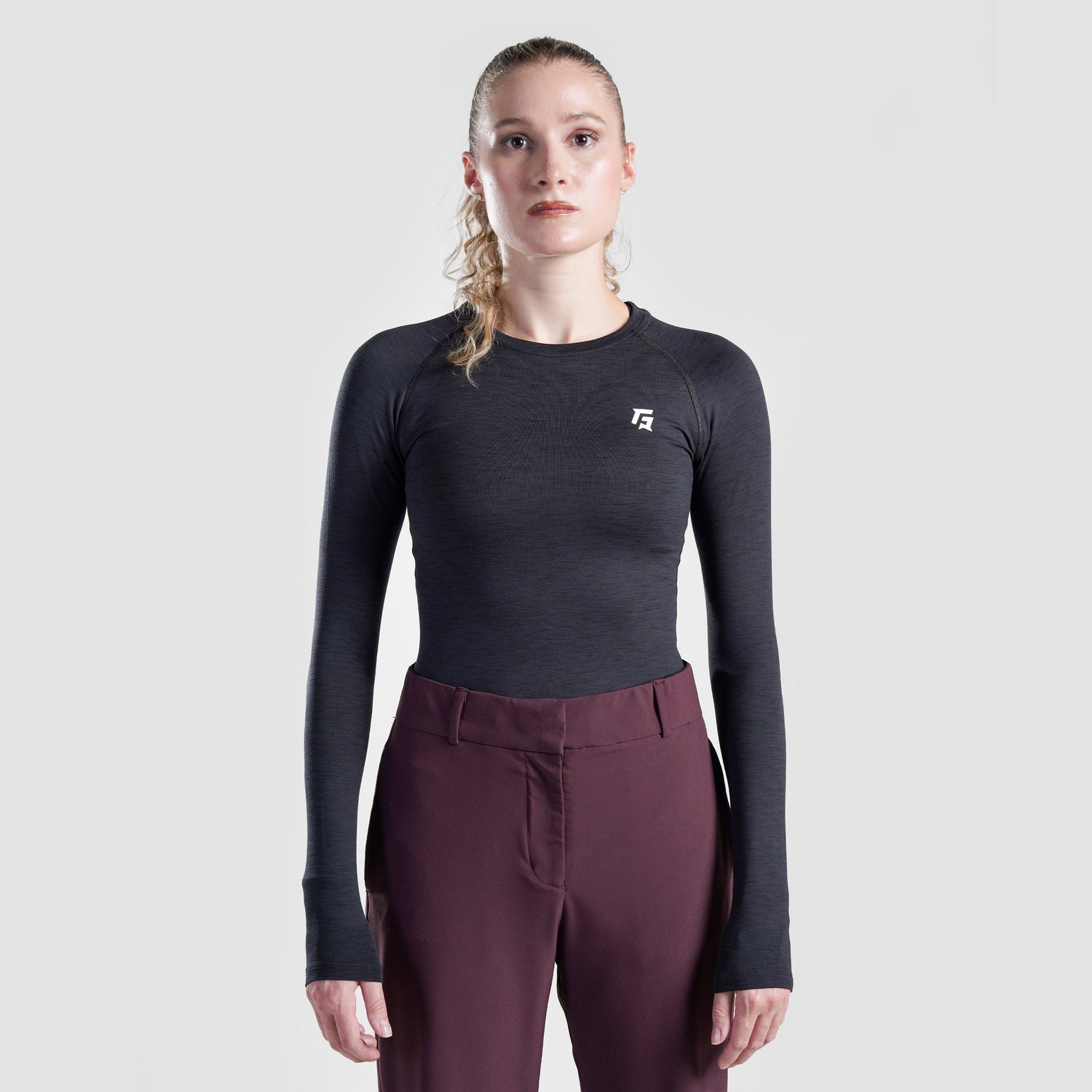 women gym wear sportswear fitness training outfit front view Women Gym Wear Gym Armour Pakistan